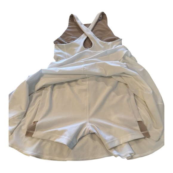 Lululemon Court Crush Dress White Built-In Shorts Tennis Pickleball Size 8 - Picture 3 of 10
